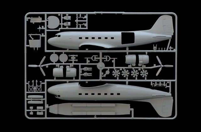 C-47 SKYTRAIN (Italeri 1:72) 