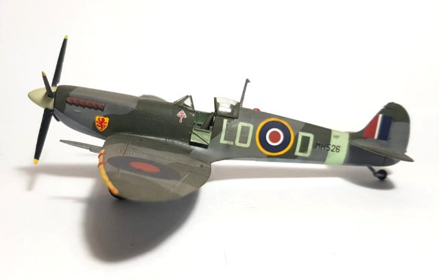 SPITFIRE MK.IX (Italeri 1:72) 