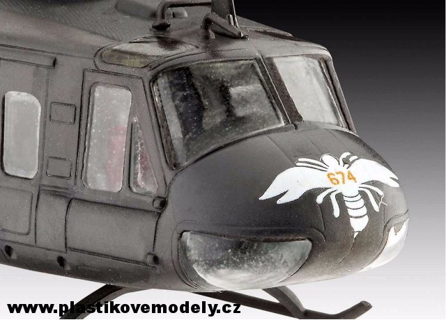 04983 - Bell UH-1H Gunship (Revell 1:100) 