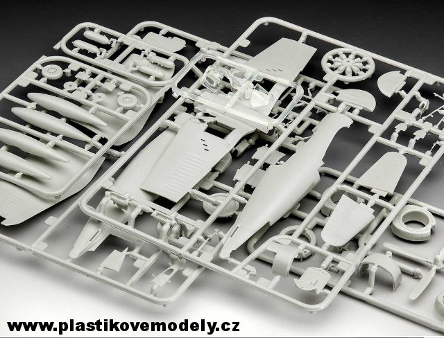 03955 - F4U-4 Corsair (Revell 1:72) 