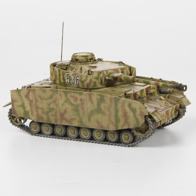 Tank Panzer IV Ausf.H German Medium Tank (Zvezda 1:35) 