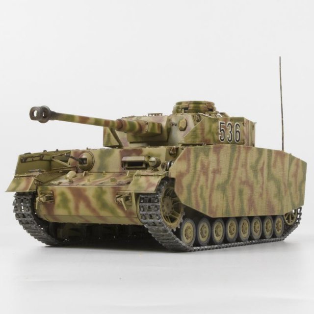 Tank Panzer IV Ausf.H German Medium Tank (Zvezda 1:35) 
