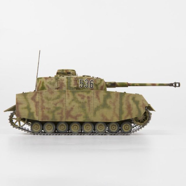 Tank Panzer IV Ausf.H German Medium Tank (Zvezda 1:35) 