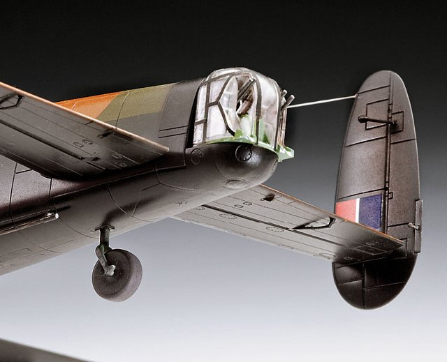 04295 - Lancaster B. III Dambuster (Revell 1:72) 
