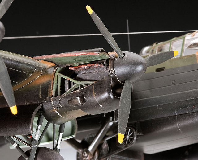 04295 - Lancaster B. III Dambuster (Revell 1:72) 