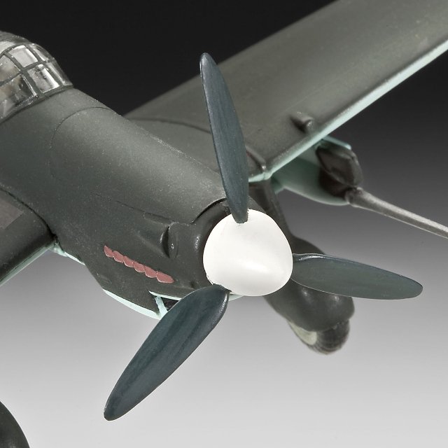 04692 - Junkers Ju 87 G-D Tank Buster (Revell 1:72) 