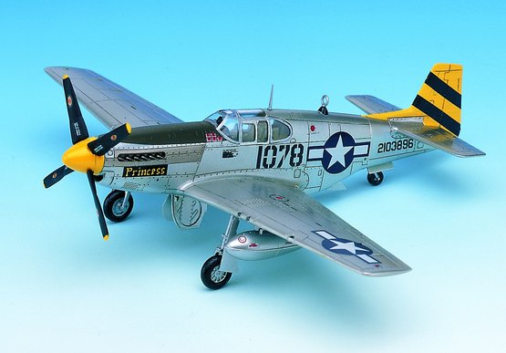 Letadlo P-51C Mustang (Academy 1:72) 