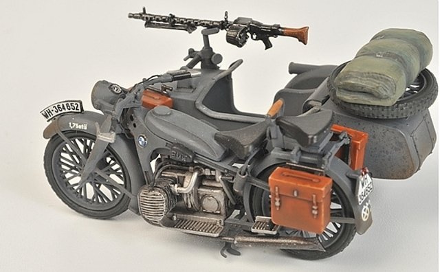 German Sidecar BMW R12 with crew (Zvezda 1:35) 