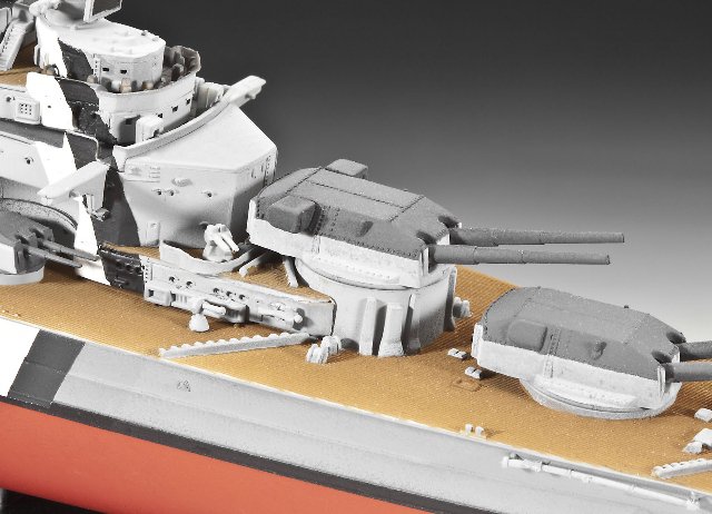 05098 - Battleship BISMARCK (Revell 1:700) 