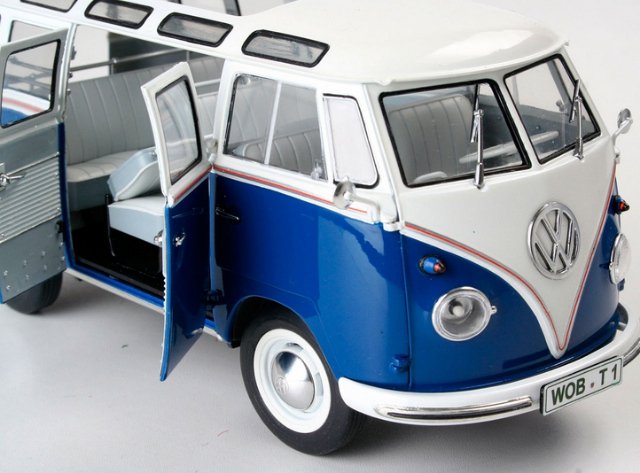 07399 - VW T1 SAMBA BUS (Revell 1:24) 