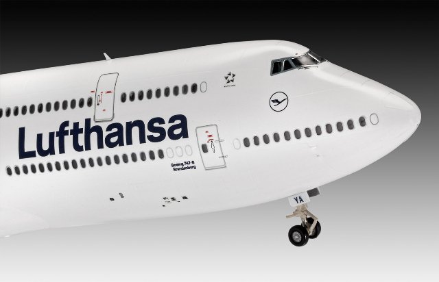 Boeing 747-8 Lufthansa New Livery (Revell 1:144) 