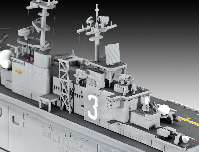 Assault Carrier USS WASP CLASS (1:700) 