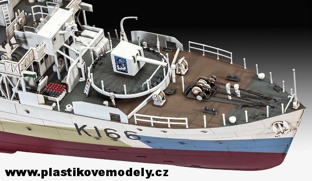 05132 - Flower Class Corvette (early) (Revell 1:144) 
