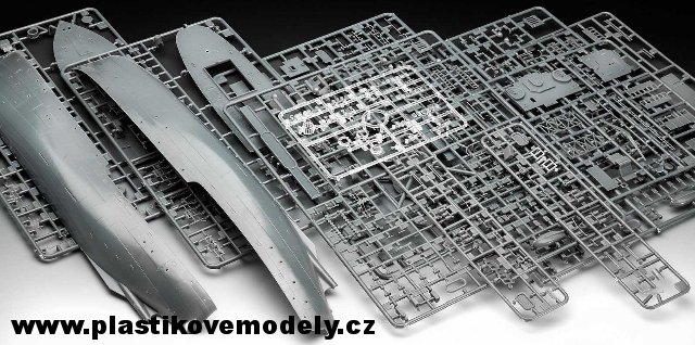 05132 - Flower Class Corvette (early) (Revell 1:144) 