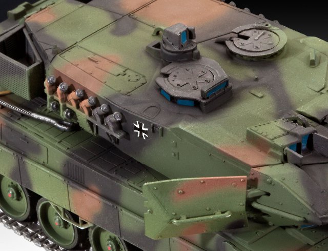 03180 - Tank Leopard 2A6-A6M (Revell 1:72)