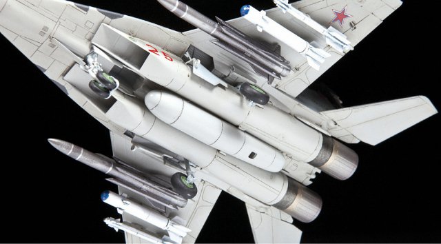 MIG-29 SMT (Zvezda 1:72) 