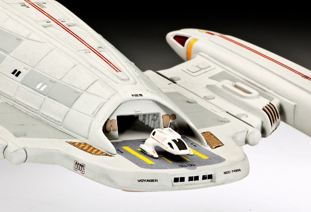 ModelKit Star Trek U.S.S. Voyager (Revell 1:670) 