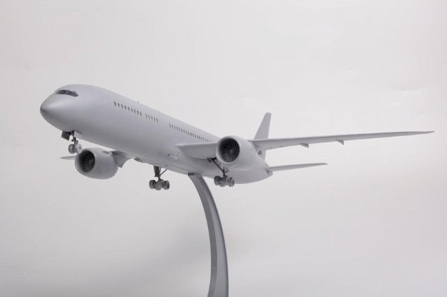 Boeing 787-9 Dreamliner (Zvezda 1:144) 