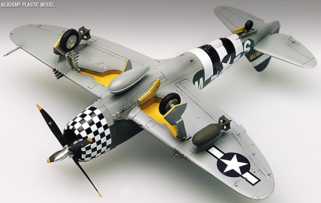 P-47D Thunderbolt (Eileen) (Academy 1:72) 