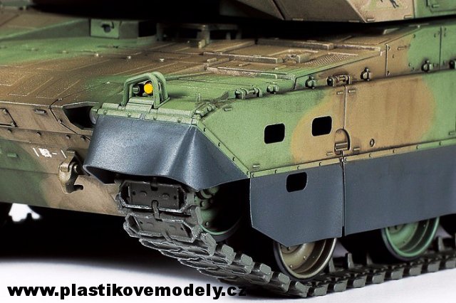 JGSDF Type 10 Tank (Tamiya 1:48) 