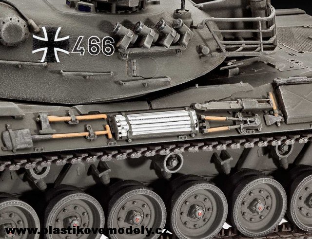 03240 Leopard 1 (Revell 1:35) 