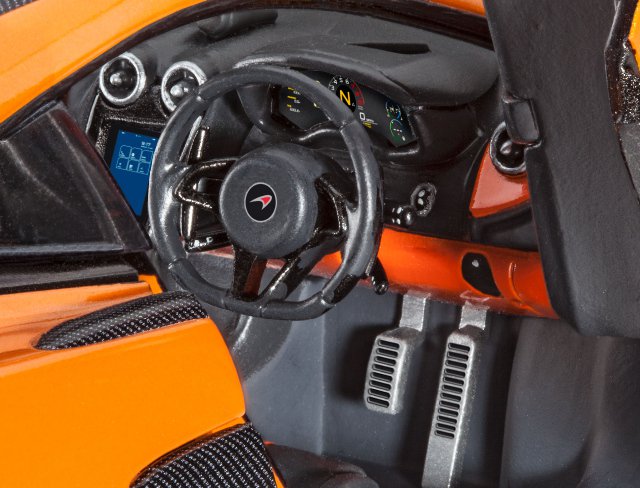 McLaren 570S (Revell 1:24)