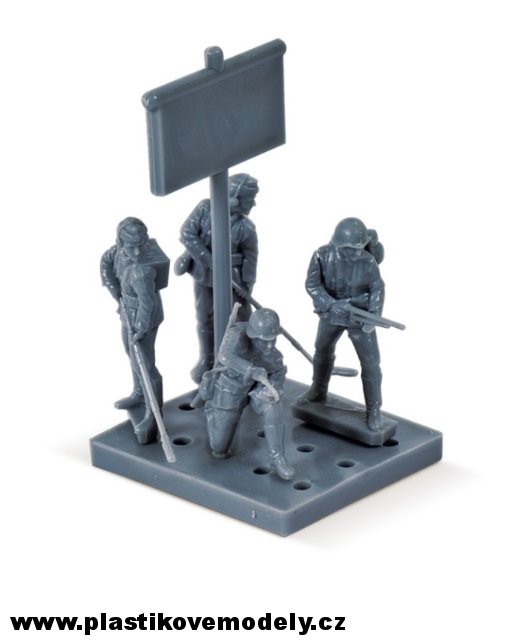Wargames (WWII) figurky 6110 - German Sturmpioniere (Zvezda 1:72) > 1:72