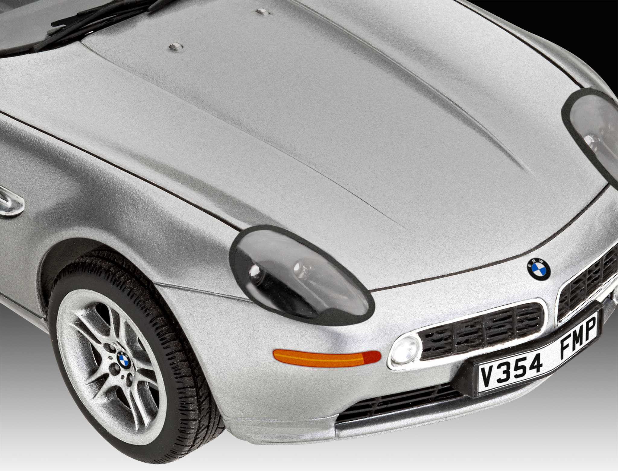 Set James Bond "The World Is Not Enough" BMW Z8 (Revell 1:24)