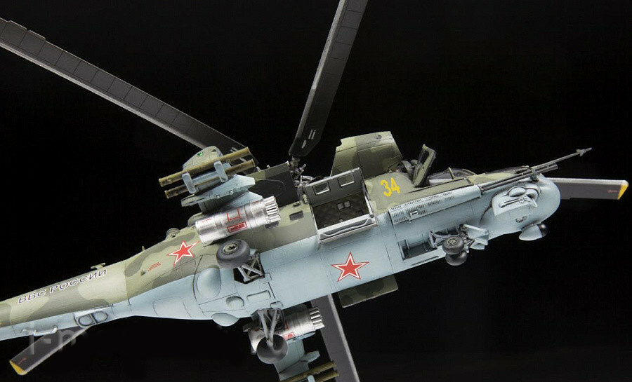 Vrtulník MIL-24P HIND (Zvezda 1:72) 