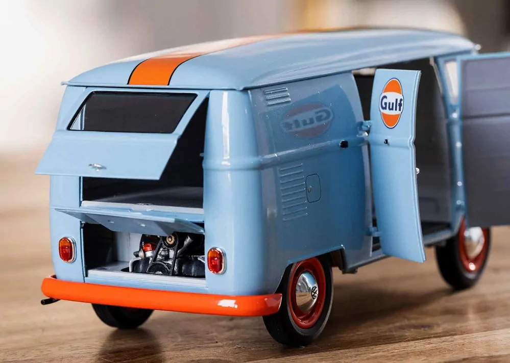 VW T1 panel van (Gulf Decoration) (Revell 1:24)