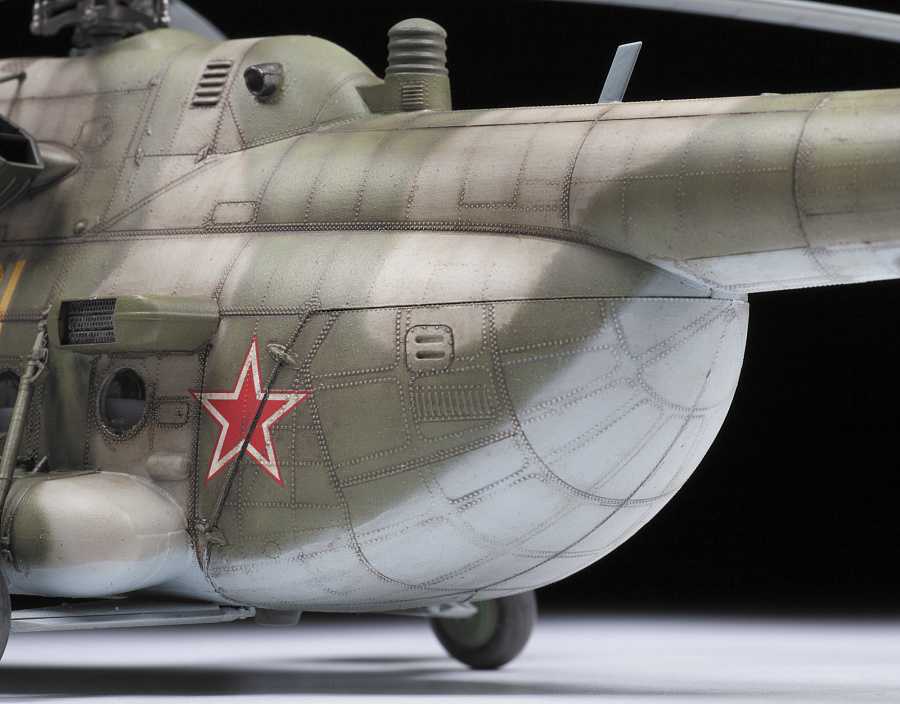 Vrtulník MIL-Mi-8MT (Zvezda 1:48)