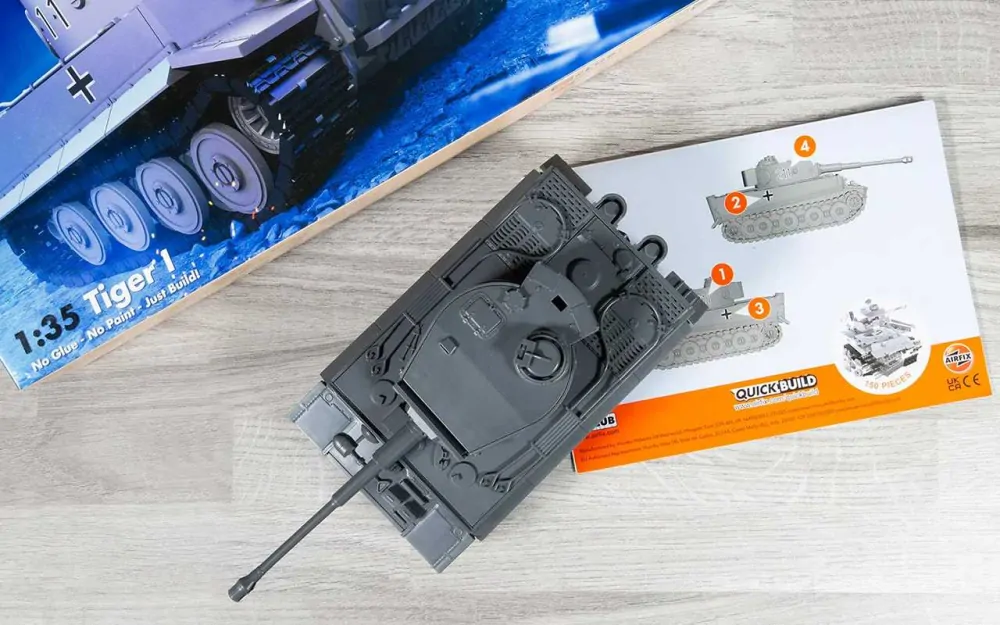 Quick Build tank J6041 - Tiger I (1:35)