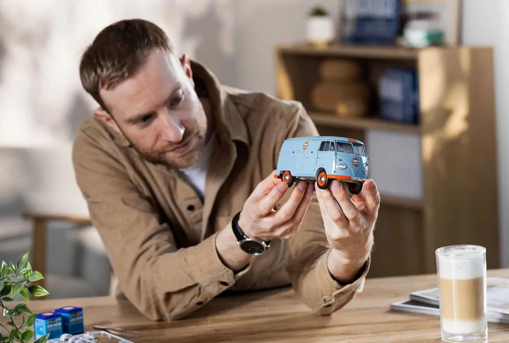VW T1 panel van (Gulf Decoration) (Revell 1:24)
