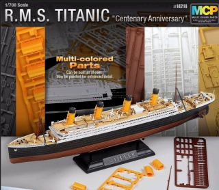 R.M.S. TITANIC (Academy 1:700) 